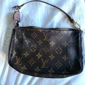 Louis Vuitton 💯 Authentic pochette accessories